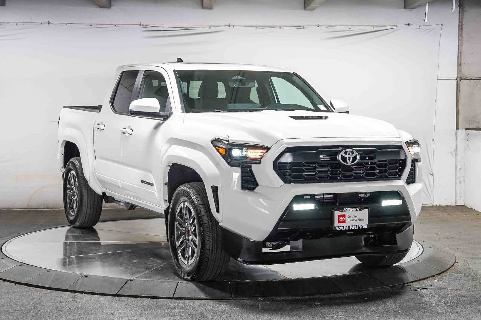 Certified 2024 Toyota Tacoma TRD Sport w/ TRD Sport Upgrade Package AWD/4WD image 6