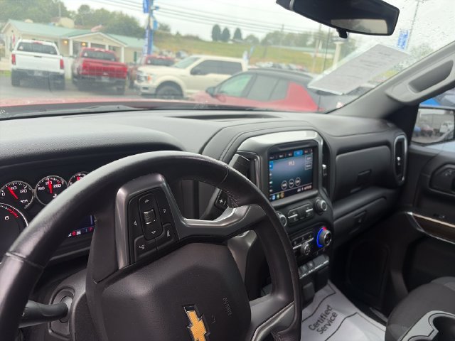 Used 2022 Chevrolet Silverado 1500 LT AWD/4WD image 17