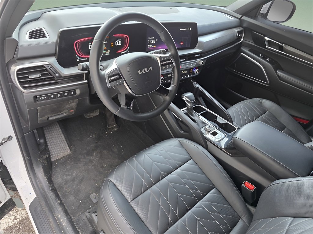 Used 2025 Kia Telluride AWD image 24