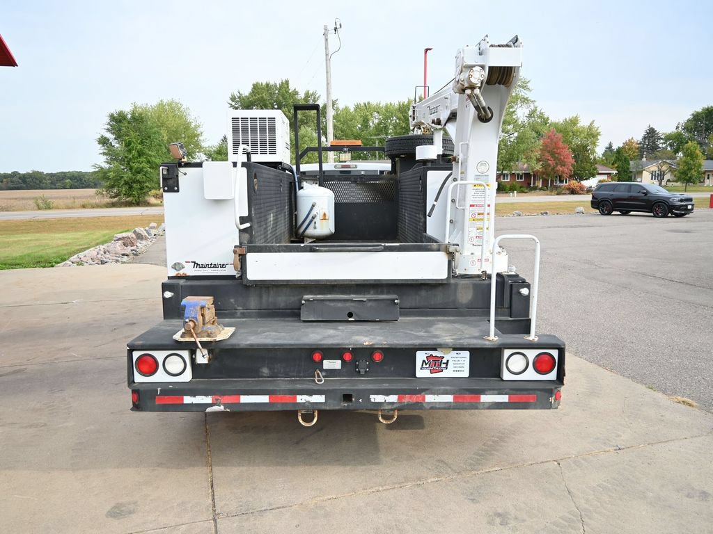 Used 2016 Ford F550 2WD Regular Cab Super Duty image 8