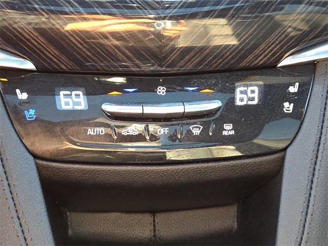 Used 2023 Cadillac XT6 Premium Luxury w/ Technology Package image 23