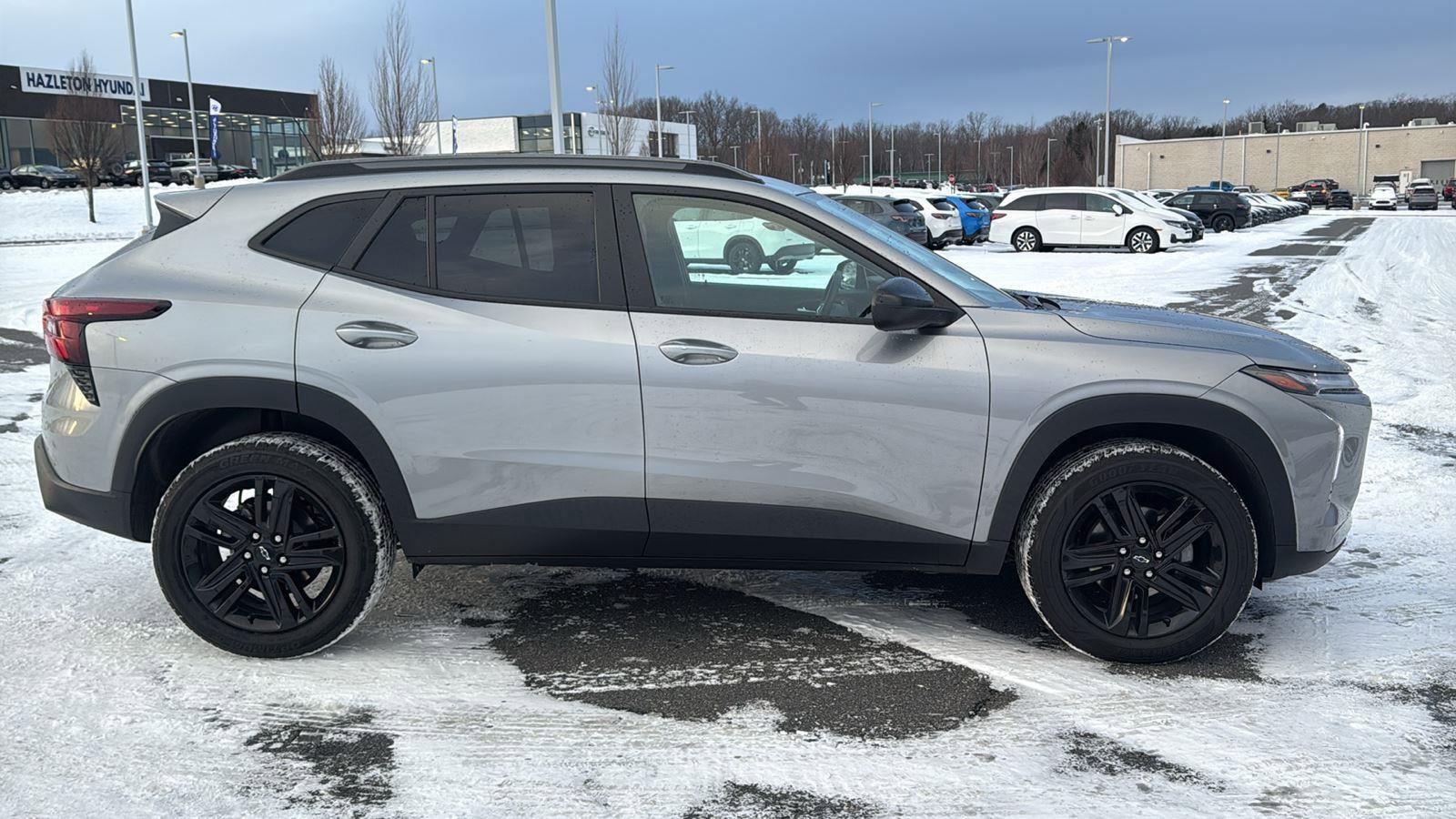 Used 2024 Chevrolet Trax ACTIV w/ Driver Confidence Package image 4