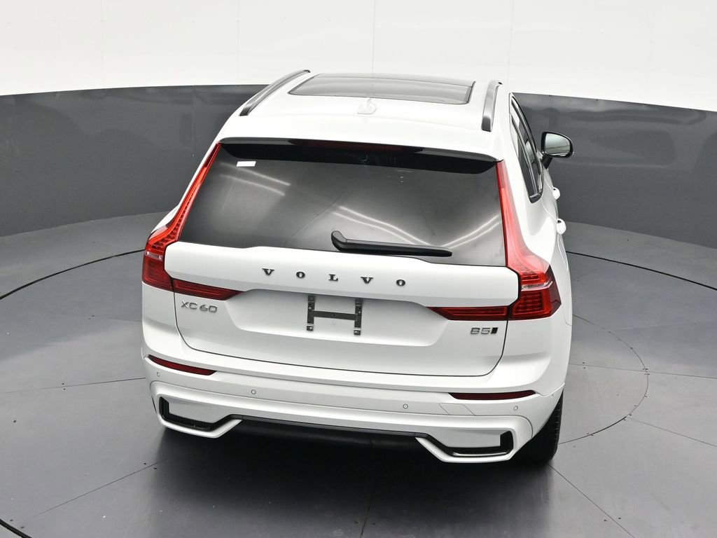 Used 2024 Volvo XC60 B5 Plus image 21