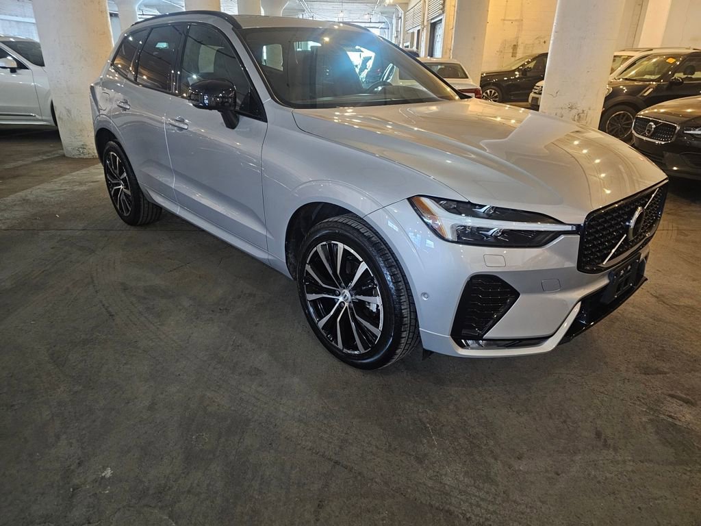 Certified 2023 Volvo XC60 B5 Plus w/ Climate Package image 5