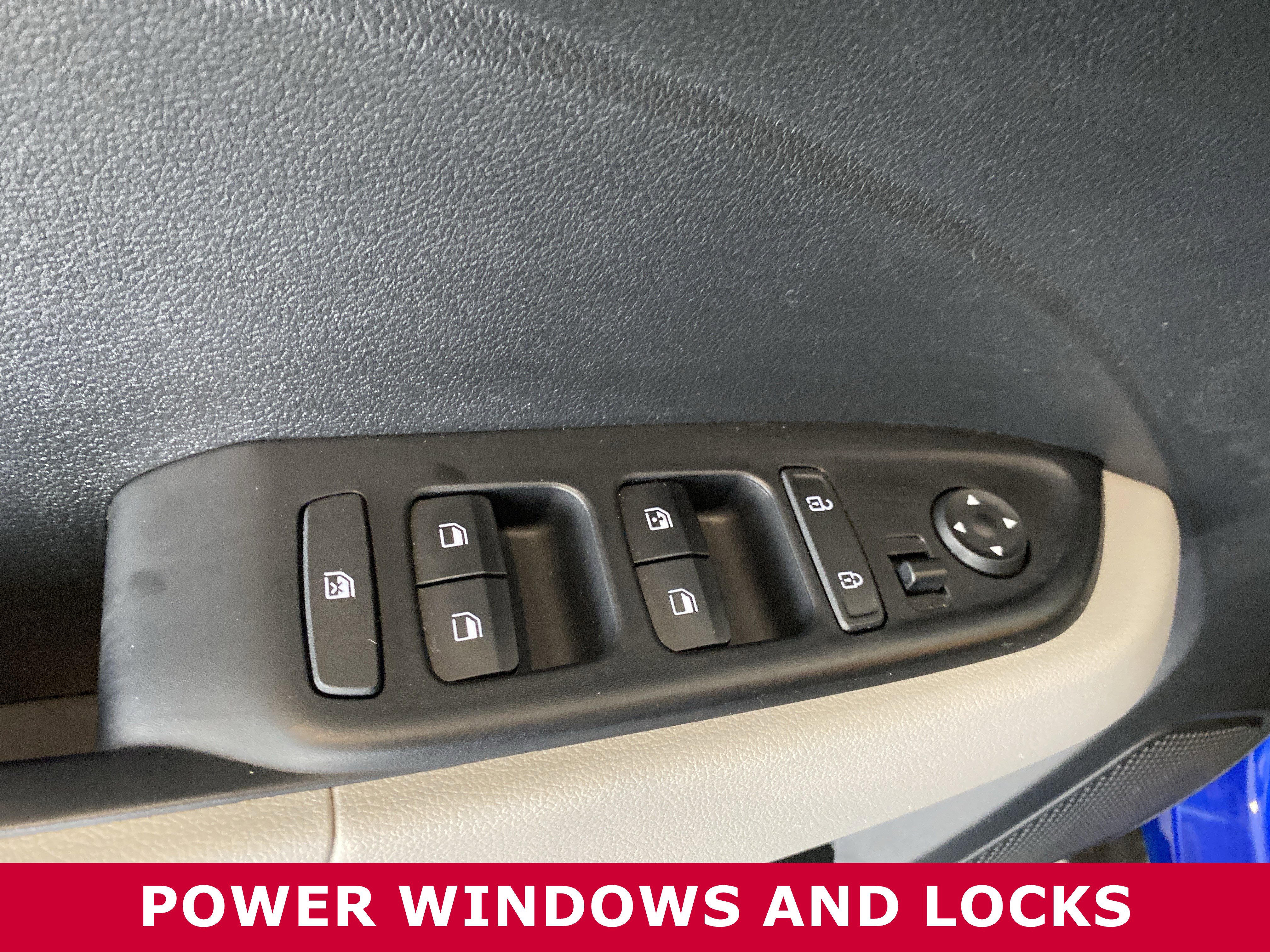 Used 2025 Hyundai Venue SEL image 9