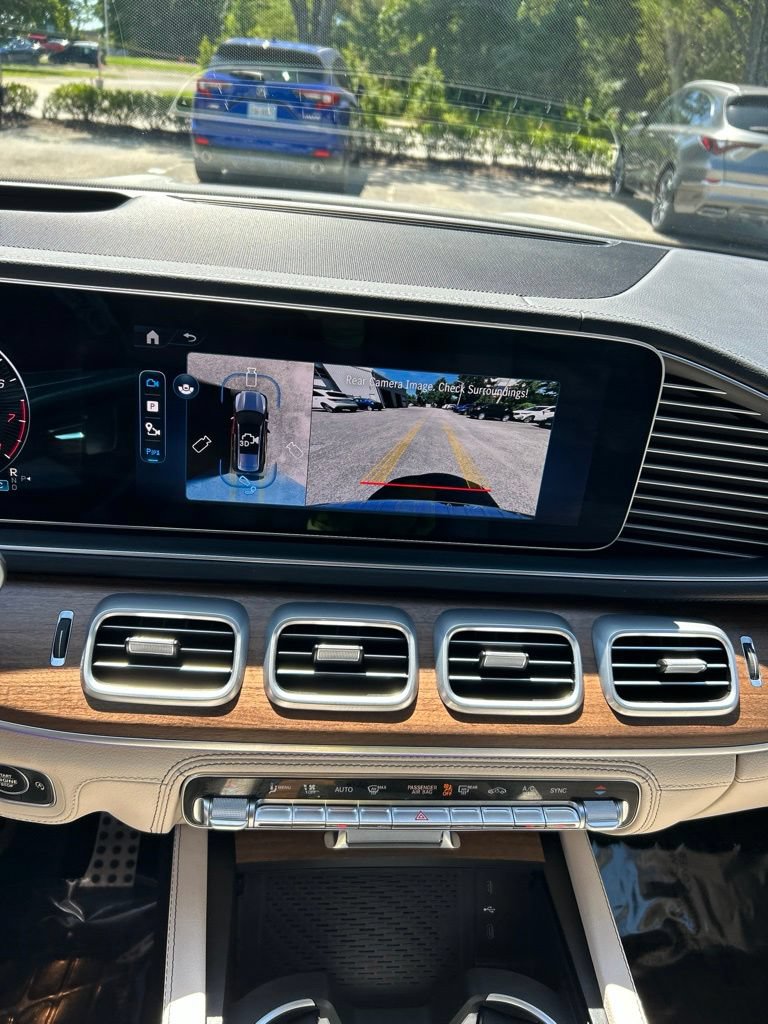 Used 2025 Mercedes-Benz GLS 580 4MATIC image 12