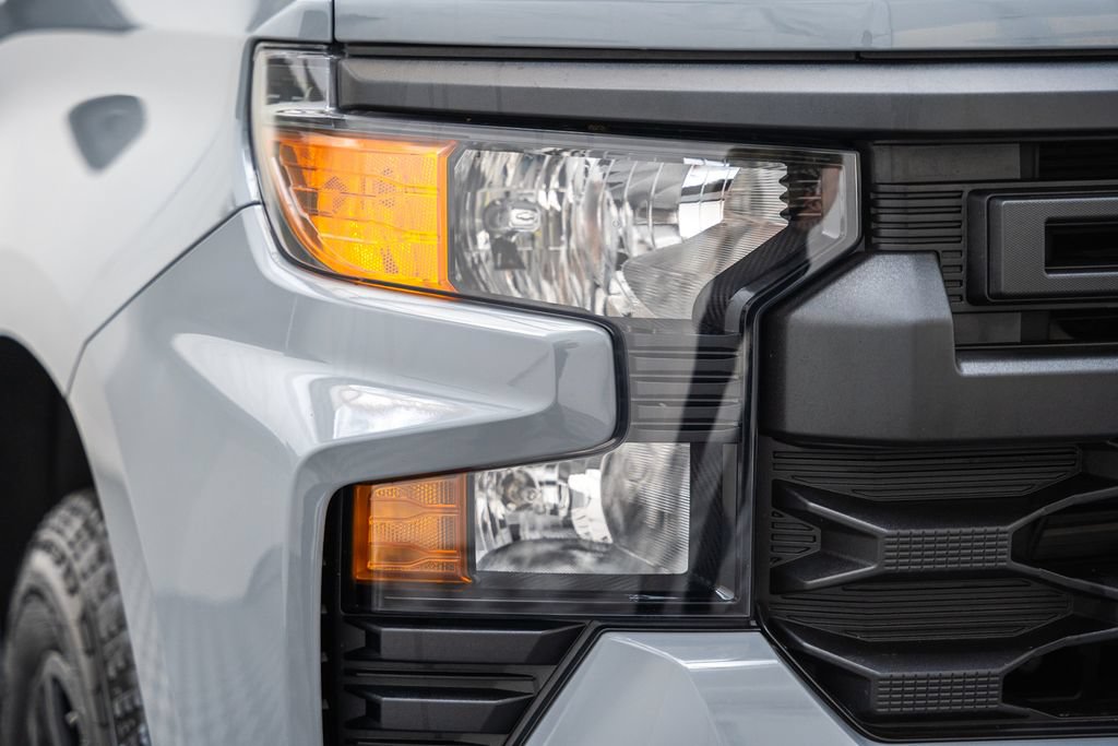 Used 2025 Chevrolet Silverado 1500 Custom w/ Turbomax Blackout Package AWD/4WD image 13
