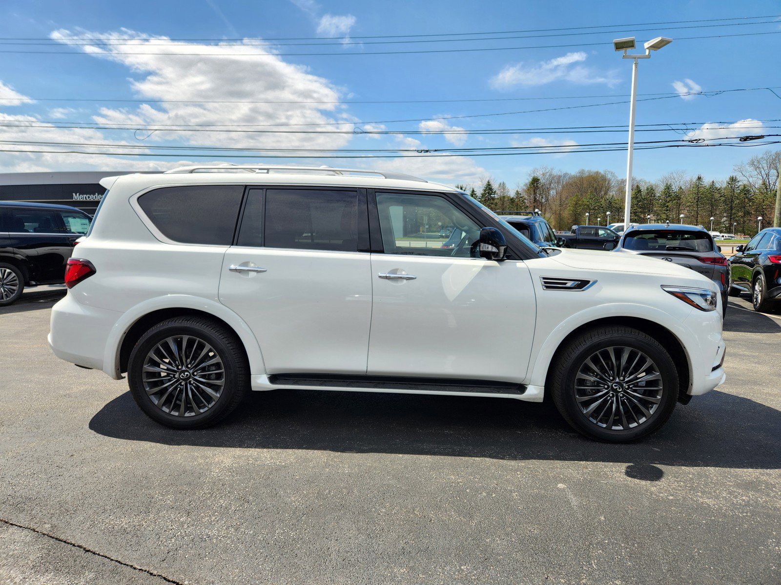 Certified 2024 INFINITI QX80 Premium Select w/ Cargo Package image 6