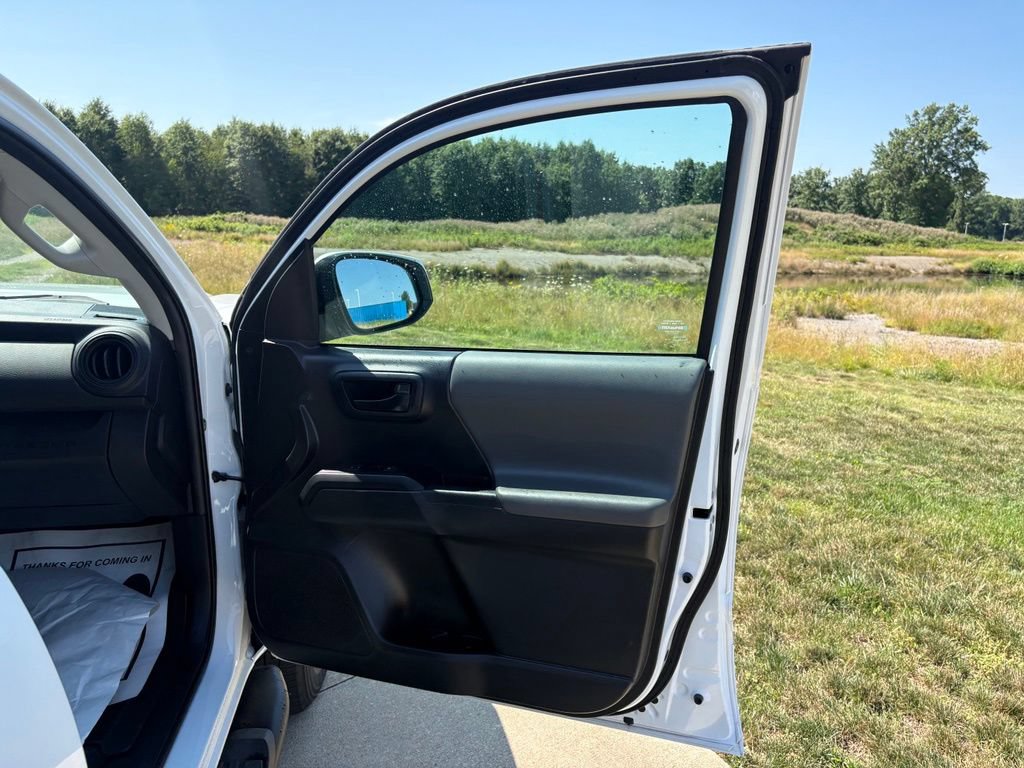 Used 2023 Toyota Tacoma SR AWD/4WD image 25
