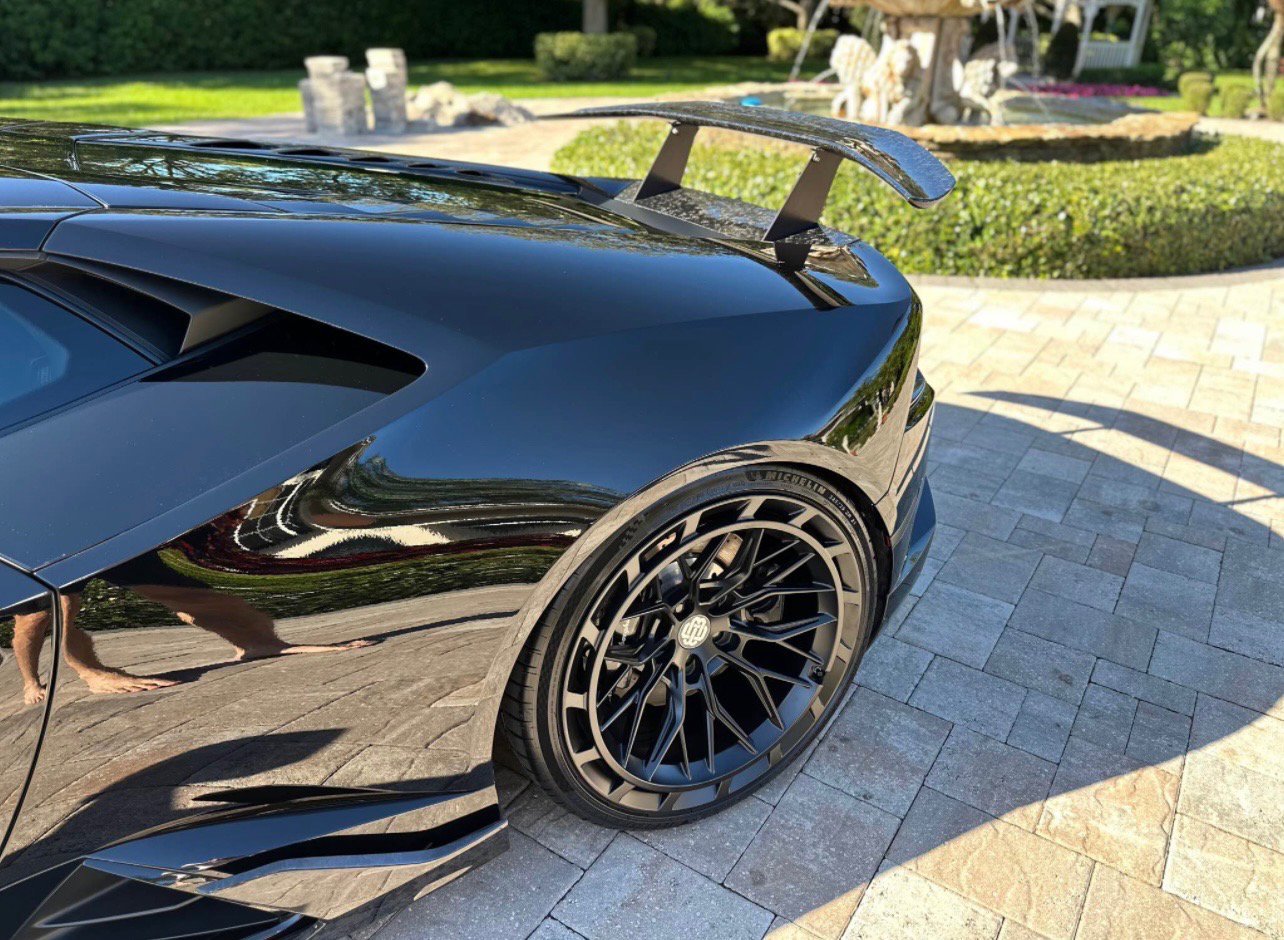 Used 2021 Lamborghini Huracan EVO image 7