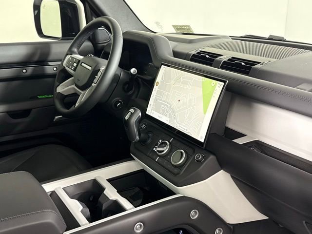 New 2026 Land Rover Defender 110 X-Dynamic SE AWD/4WD image 32