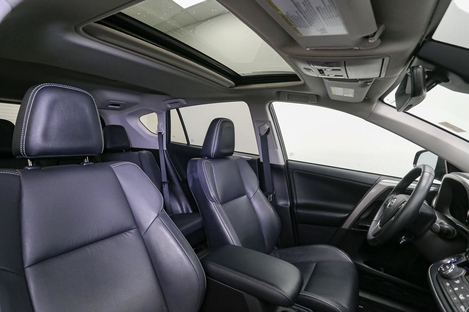 Used 2018 Toyota RAV4 Limited w/ Advanced Technology Package AWD/4WD image 19