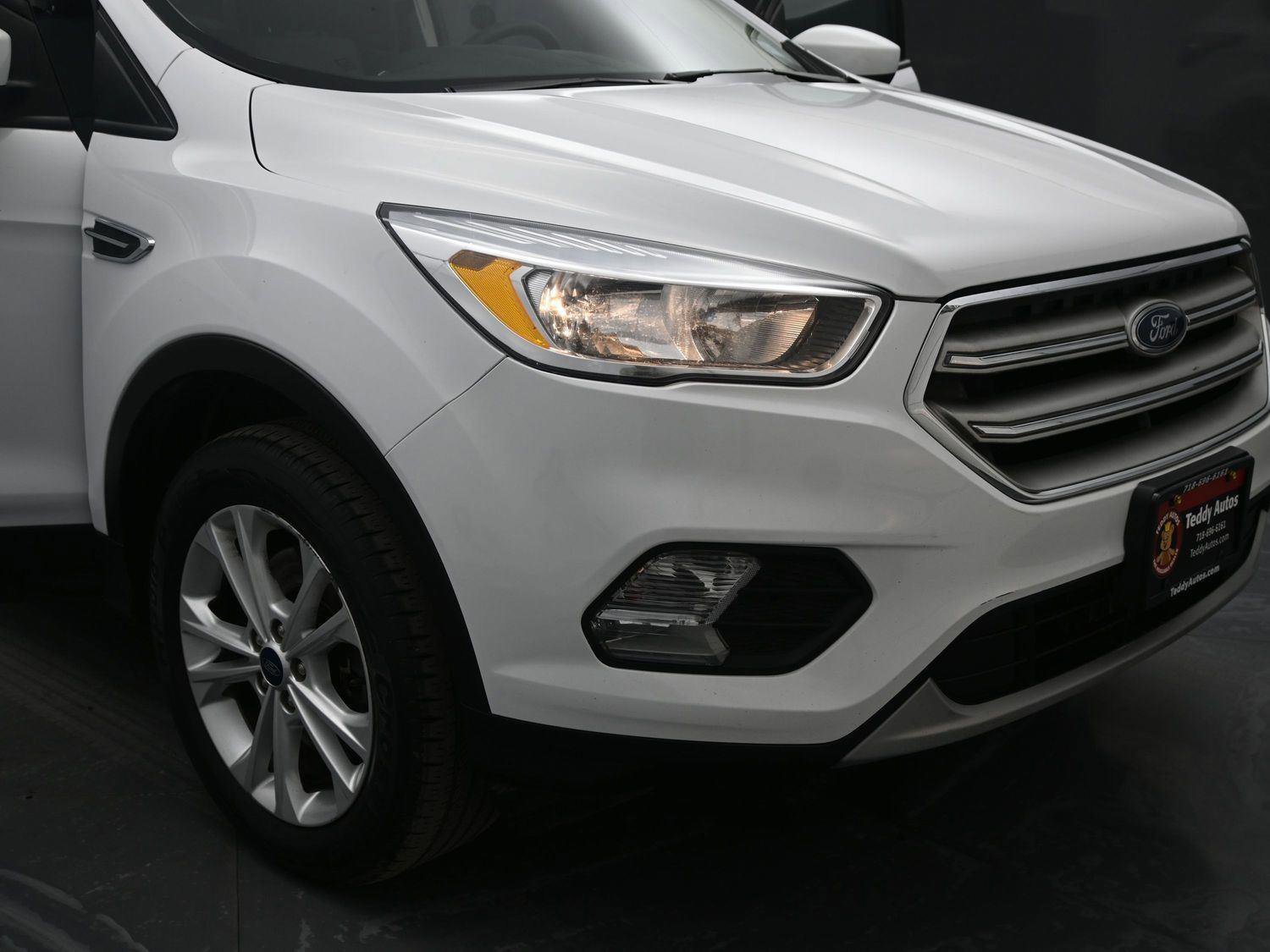 Used 2018 Ford Escape SE w/ Ford Safe & Smart Package image 15