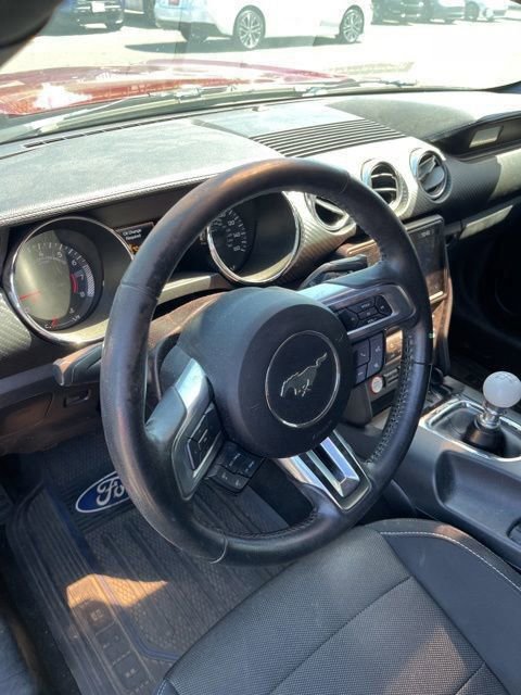 Used 2017 Ford Mustang Coupe RWD image 11