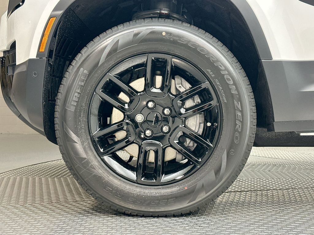 New 2026 Land Rover Defender 110 S image 5