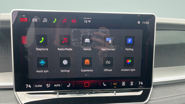 New 2026 Volkswagen Tiguan SE R-Line AWD/4WD image 15