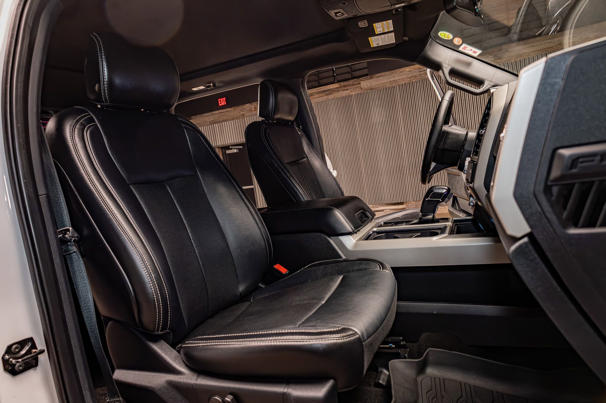 Used 2019 Ford F150 Lariat w/ Equipment Group 502A Luxury image 28