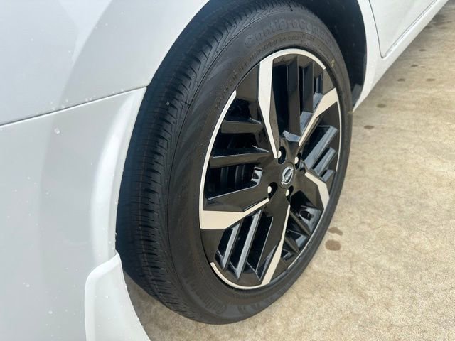 New 2025 Nissan Versa SR w/ Trunk Package image 9