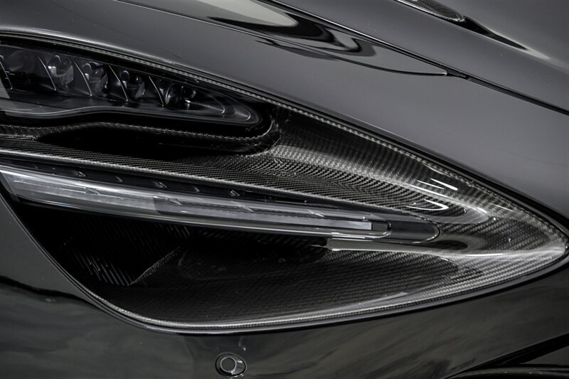 Used 2019 McLaren 720S Spider RWD image 4