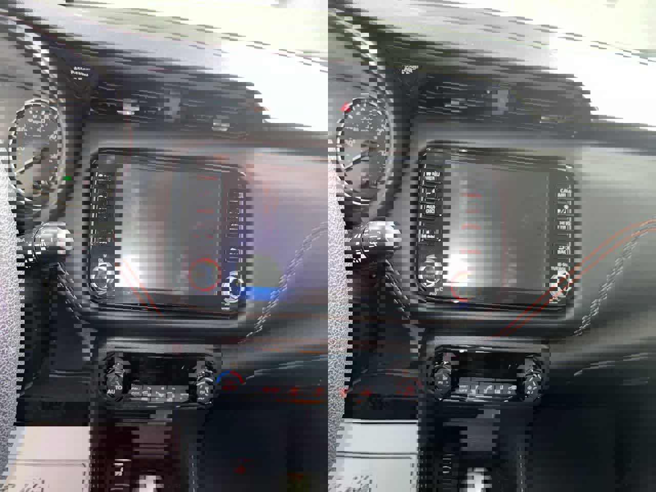 Used 2024 Nissan Kicks SR image 20