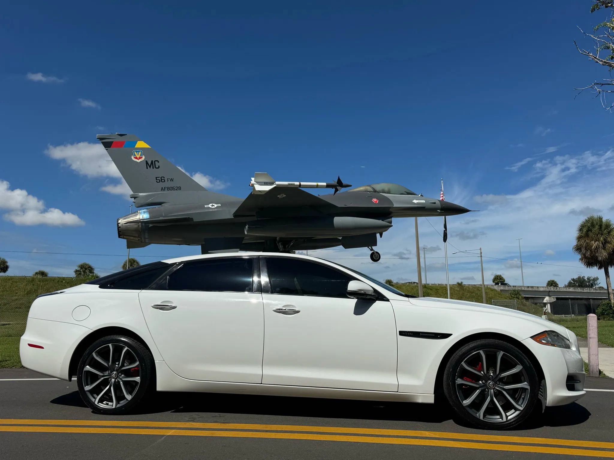 Used 2013 Jaguar XJ L Supercharged image 1