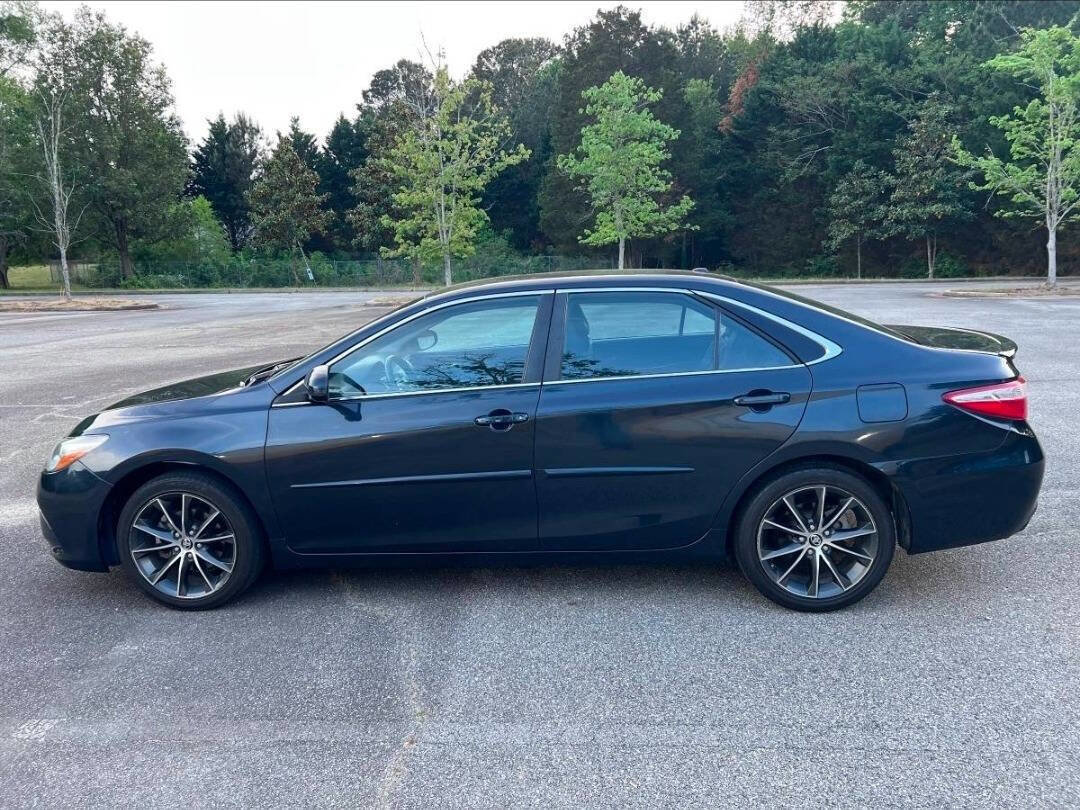 Used 2016 Toyota Camry XSE FWD image 6