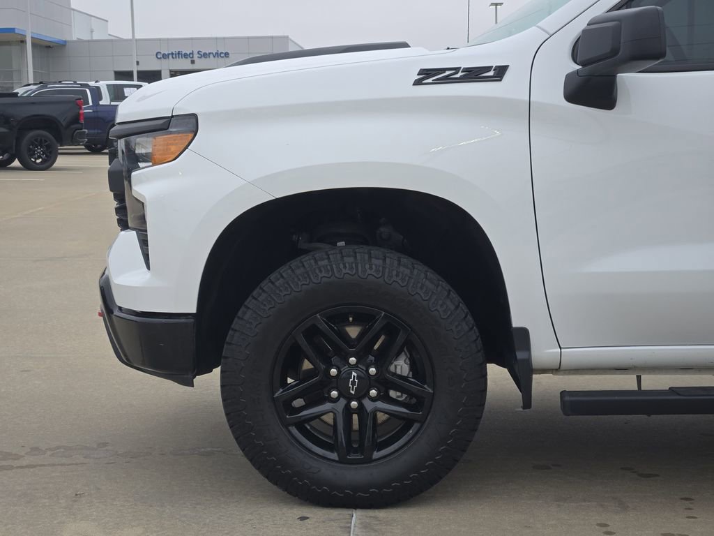 Used 2024 Chevrolet Silverado 1500 Custom Trail Boss w/ LPO, Dark Essentials Package image 11