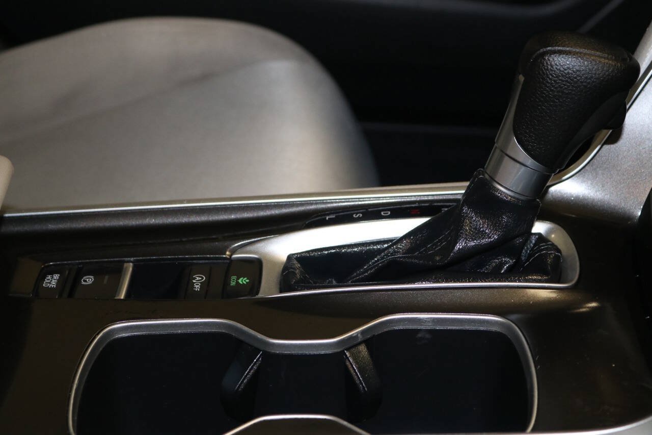 Used 2022 Honda Accord LX image 40