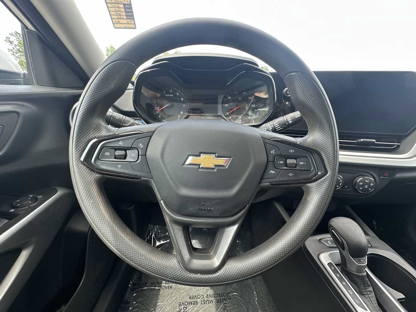 Used 2024 Chevrolet Trax LS w/ LS Convenience Package FWD image 25