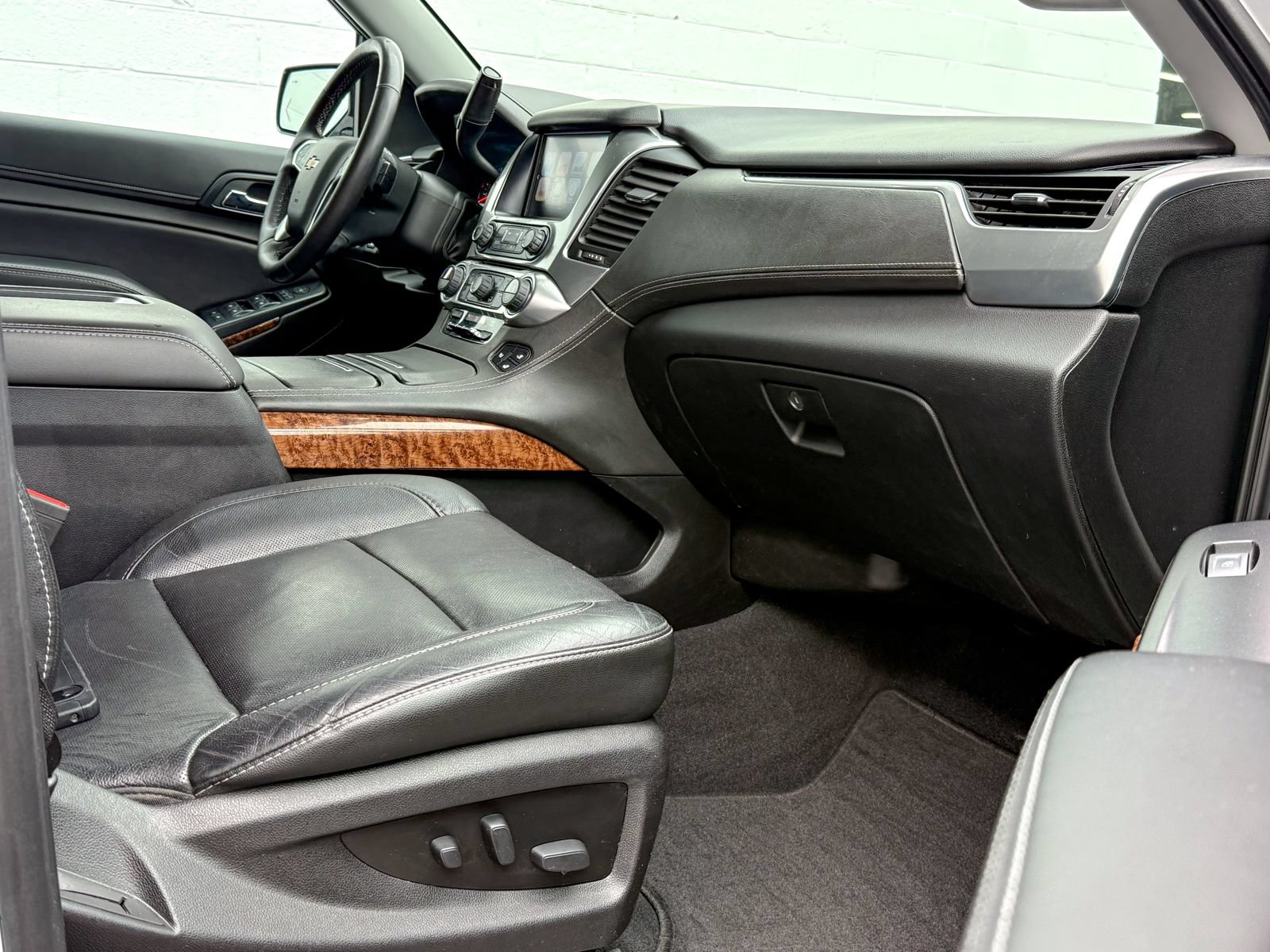 Certified 2020 Chevrolet Tahoe Premier AWD/4WD image 13