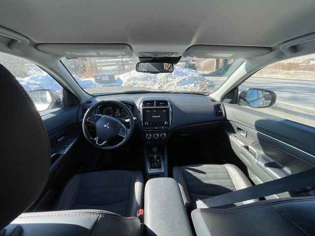 Used 2025 Mitsubishi Outlander Sport SE AWD/4WD image 19