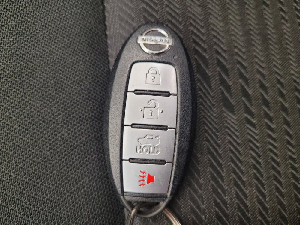 Used 2021 Nissan Versa SV FWD image 32