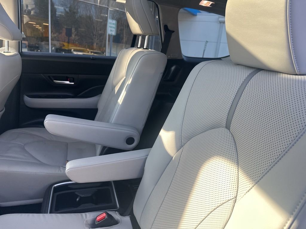 Used 2024 Toyota Grand Highlander Platinum image 13