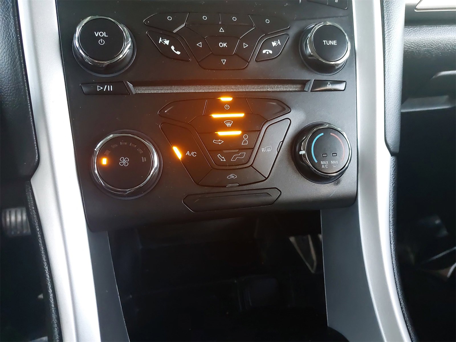 Used 2016 Ford Fusion S w/ Equipment Group 101A image 22