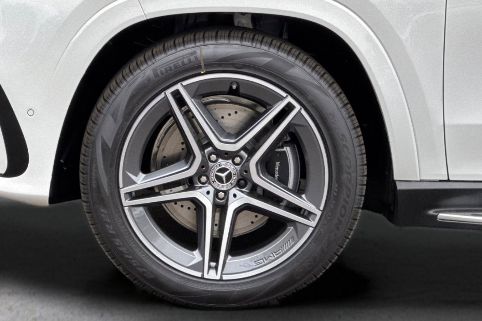 New 2026 Mercedes-Benz GLS 450 4MATIC image 35