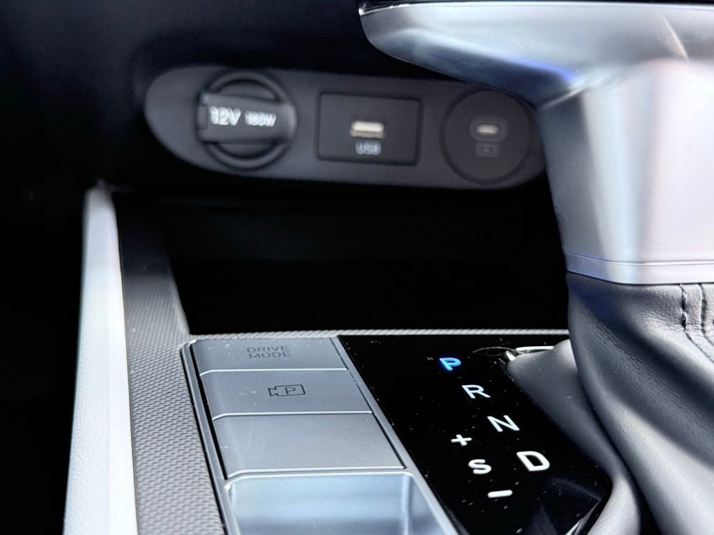 New 2025 Hyundai Elantra Limited image 26