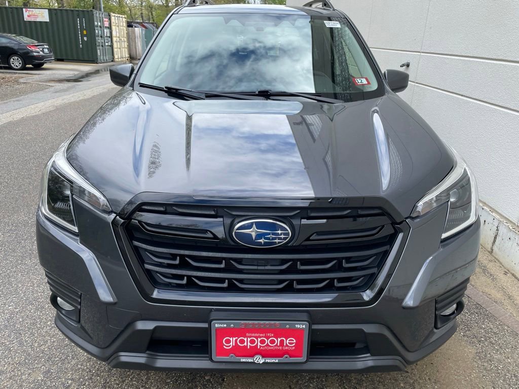 Used 2023 Subaru Forester Premium AWD/4WD image 3