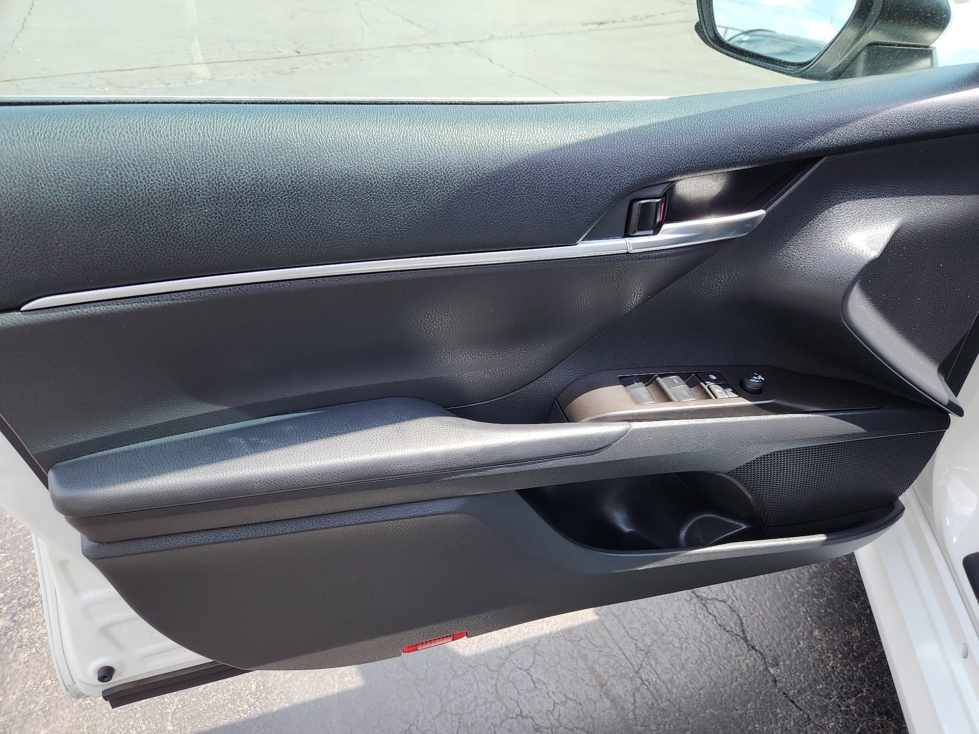 Certified 2022 Toyota Camry LE FWD image 8