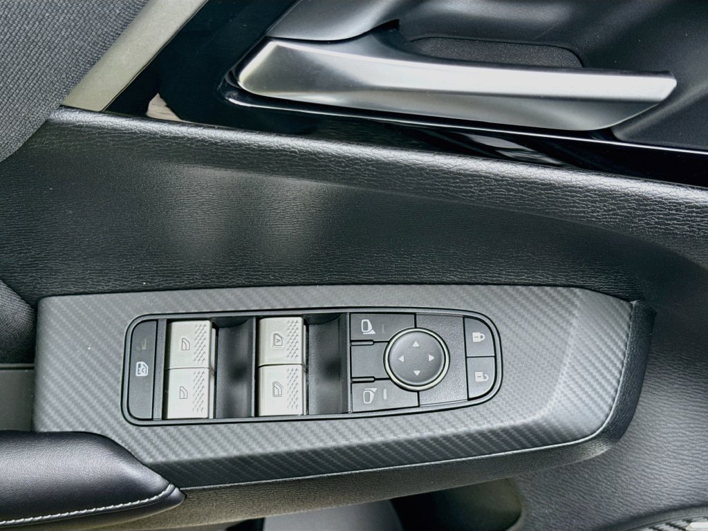 New 2026 Mitsubishi Outlander ES FWD image 18