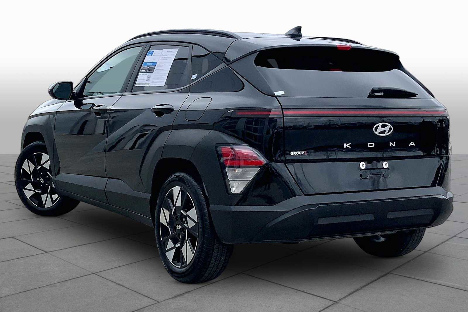 Used 2024 Hyundai Kona SEL FWD image 11