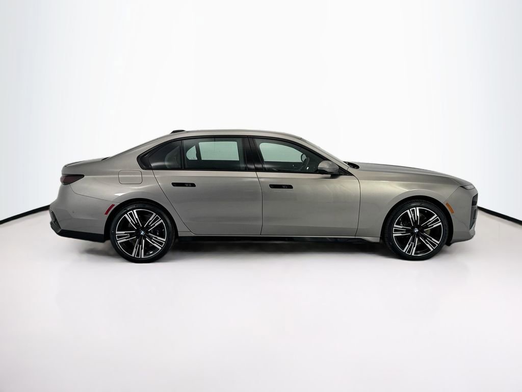 Used 2023 BMW 760i xDrive AWD/4WD image 4