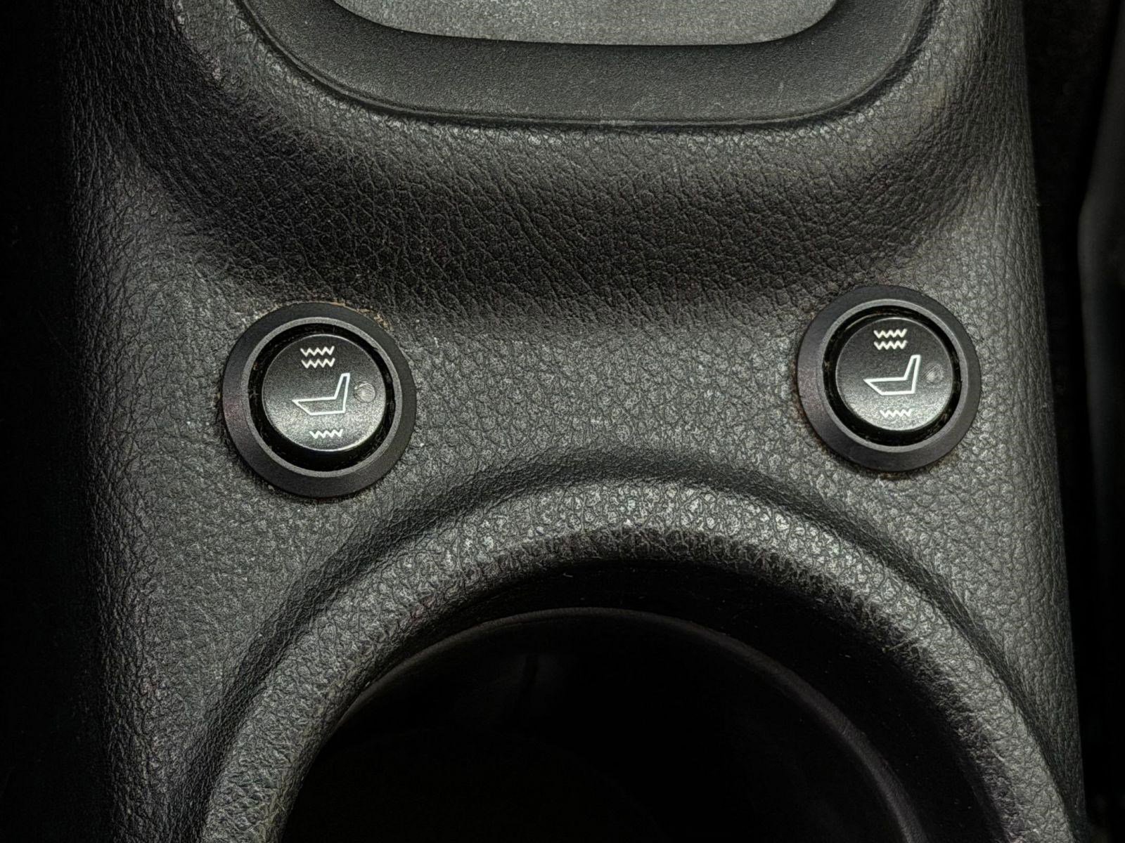 Used 2014 Jeep Wrangler Unlimited Sahara w/ Dual Top Group AWD/4WD image 29