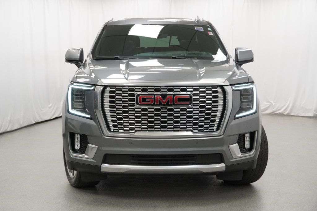 Used 2021 GMC Yukon XL Denali w/ Denali Premium Package AWD/4WD image 39