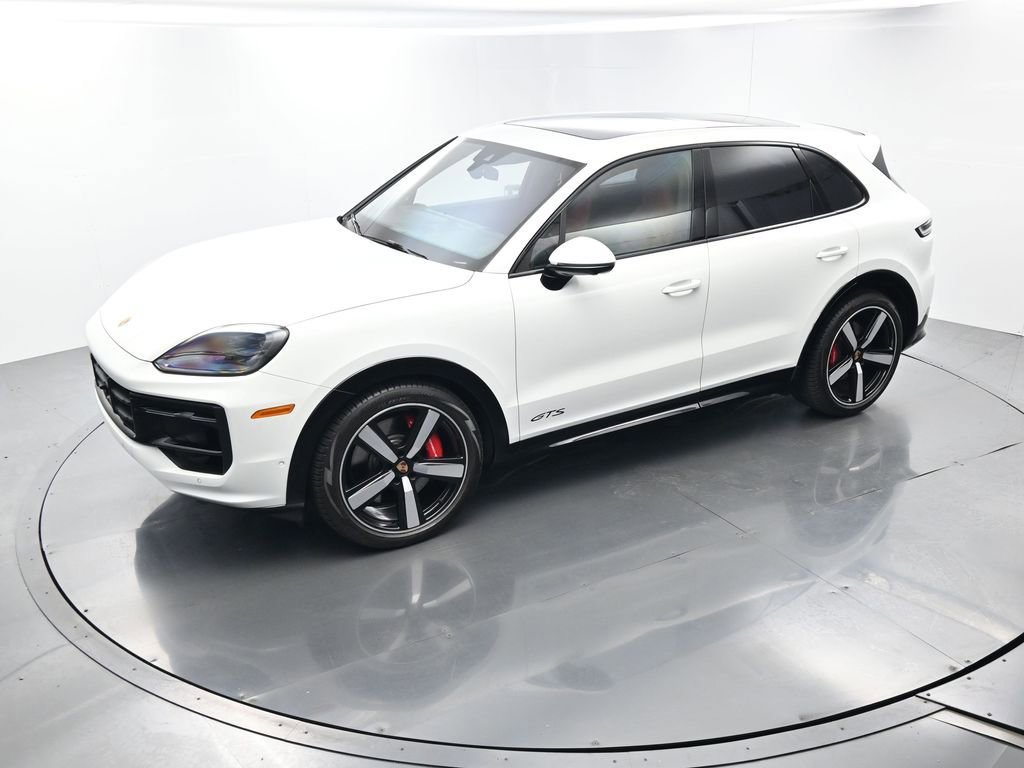 Certified 2026 Porsche Cayenne GTS AWD/4WD image 34