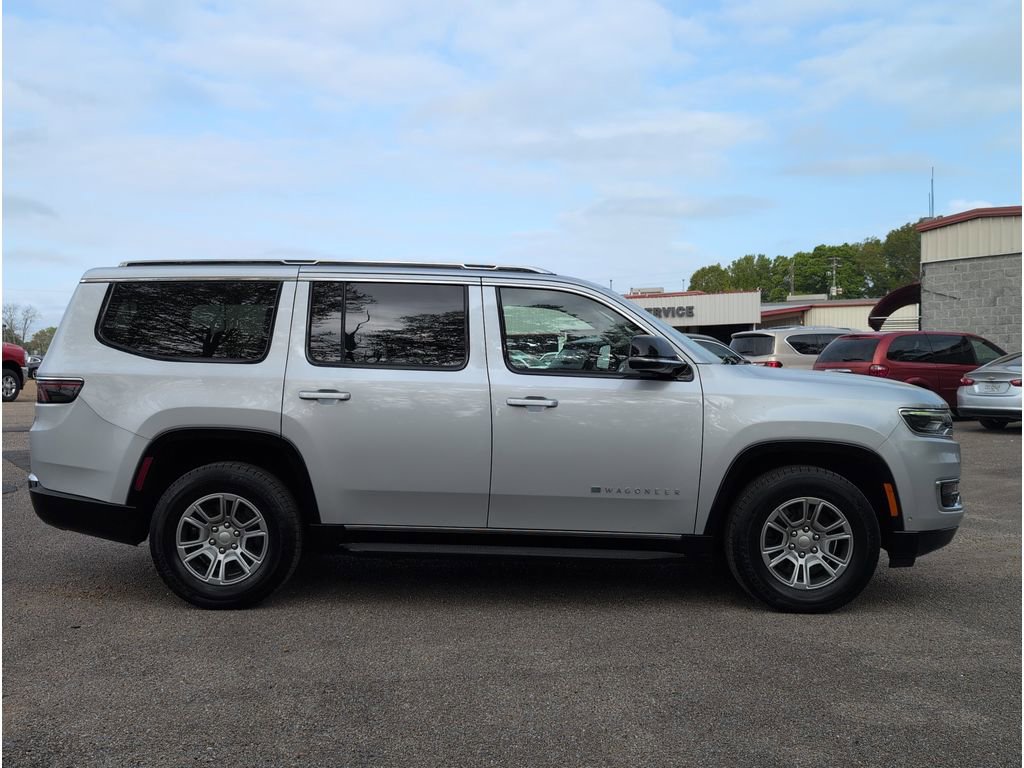 Used 2023 Jeep Wagoneer 4WD image 6