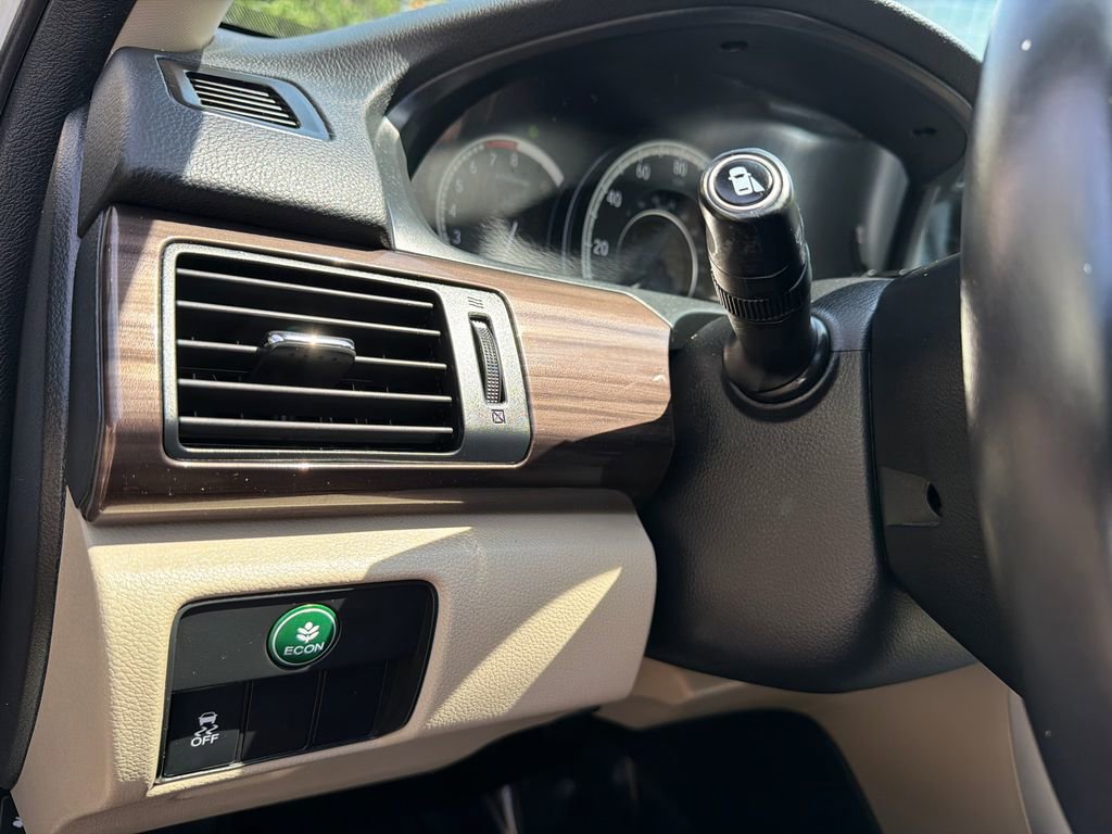 Used 2016 Honda Accord EX-L image 28