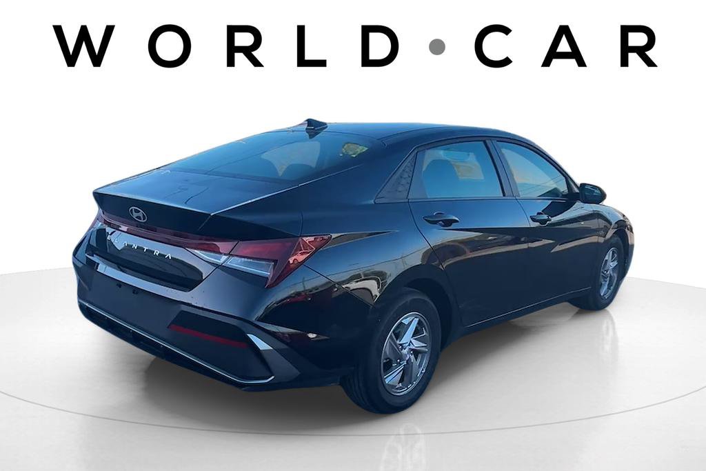 Certified 2025 Hyundai Elantra SE image 4