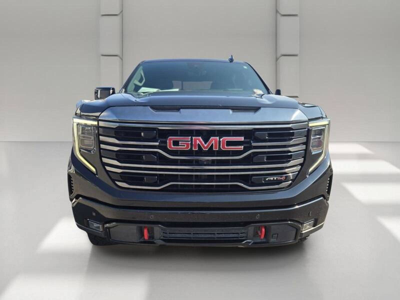 Used 2022 GMC Sierra 1500 AT4 w/ AT4 Premium Package AWD/4WD image 2