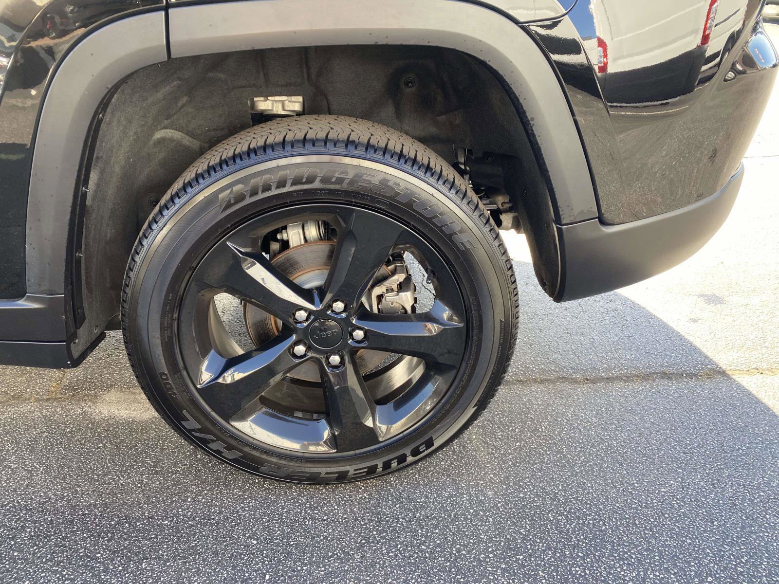 Certified 2024 Jeep Grand Cherokee Altitude image 24