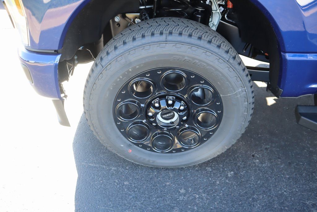 New 2026 Ford F250 Lariat w/ Black Appearance Package image 18